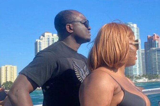 Miami Skyline Boat Cruise Past Millionaire's Homes Optional Stop - From Bayside Marketplace to Miami’s skyline