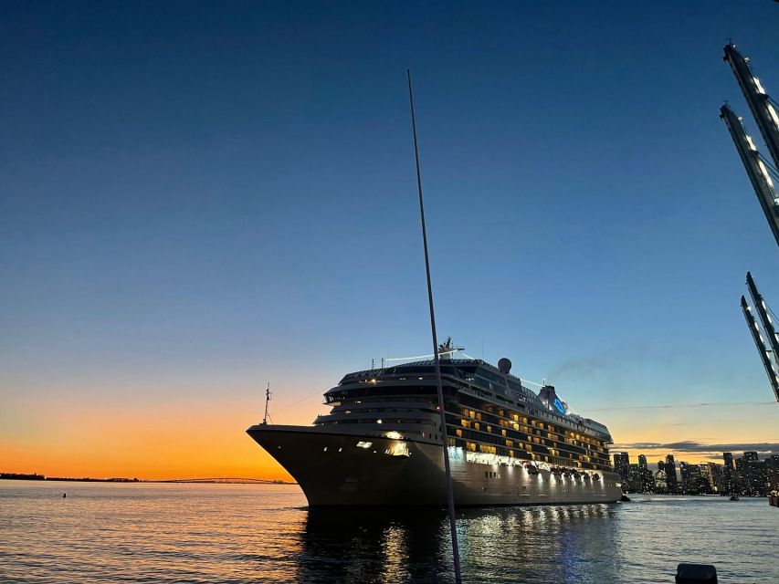 Miami Skyline Sightseeing Cruise and Millionaire Mansions - Why Miami looks better from Biscayne Bay