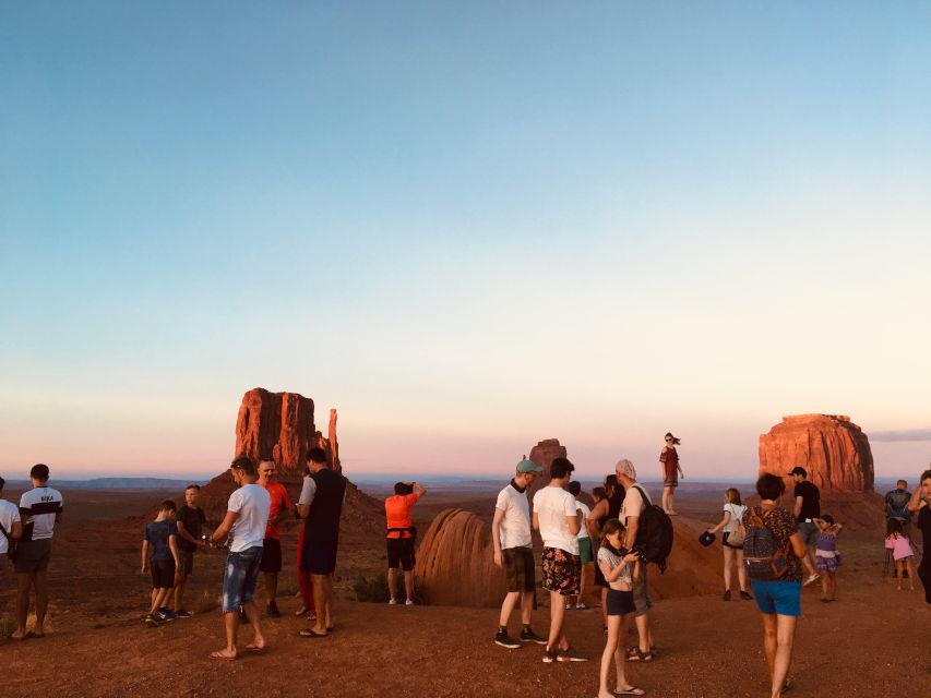 Monument Valley: Backcountry Jeep Tour with Navajo Guide - Photography, weather, and what to bring