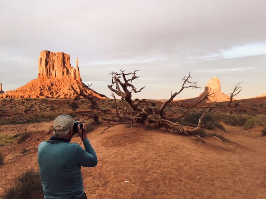 Monument Valley: Backcountry Jeep Tour with Navajo Guide - Arches, windows, and the Totem Pole
