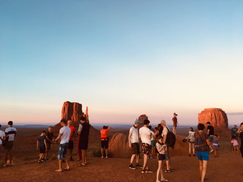 Monument Valley: Highlights Tour with Backcountry Access - Meeting point and the Utah time warning