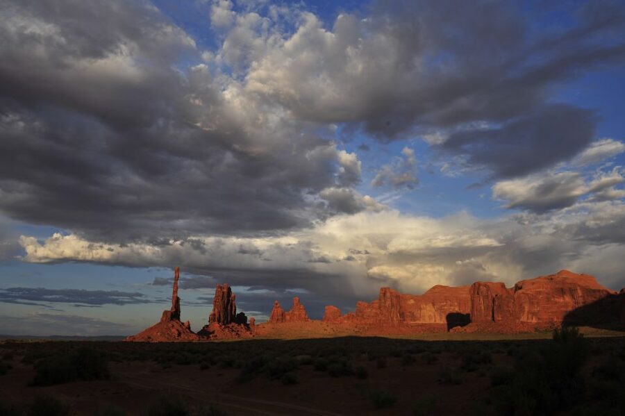Monument Valley: Scenic 2.5-Hour Guided Tour - Big Hogan and the eagle-eye arch