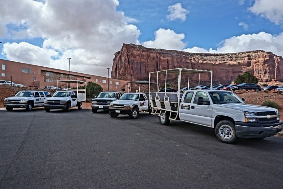 Monument Valley: Scenic 2.5-Hour Guided Tour - What the $70 price really covers