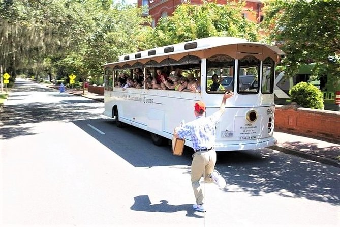 Narrated Historic Savannah Sightseeing Trolley Tour - From Chippewa Square to the Savannah Theatre