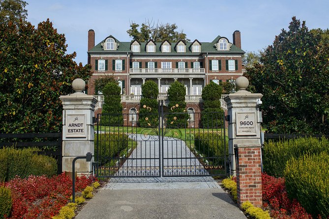 Nashville "Homes Of The Stars" Narrated Bus Tour with 30+ Celebrity Homes - Who will enjoy this most