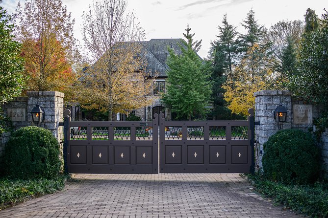 Nashville "Homes Of The Stars" Narrated Bus Tour with 30+ Celebrity Homes - Practical details that can save you trouble