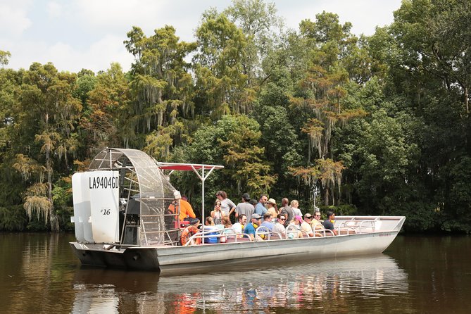 New Orleans Airboat Ride - From New Orleans to the fishing village of Lafitte
