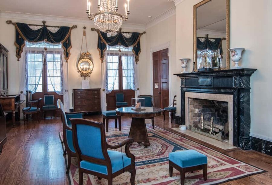 New Orleans: Bayou Swamp Tour and Oak Alley Plantation Tour - Who gets the most from this tour
