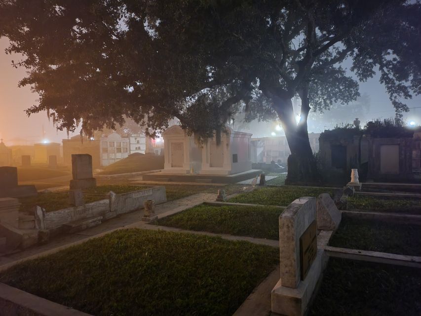 New Orleans: Cemetery Bus Tour At Dark with Exclusive Access - Starting in the French Quarter with a drink or bite