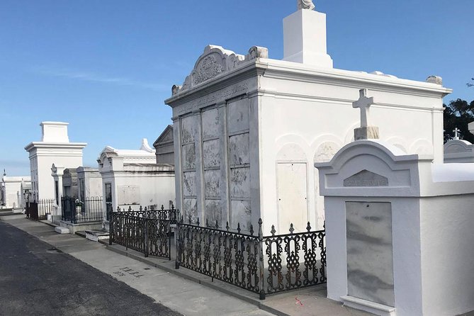 New Orleans City and Cemetery 2-Hour Bus Tour - Tremé and the roots of jazz
