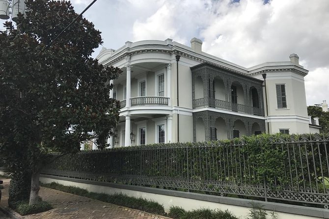 New Orleans City and Cemetery 2-Hour Bus Tour - The Garden District and its grand homes