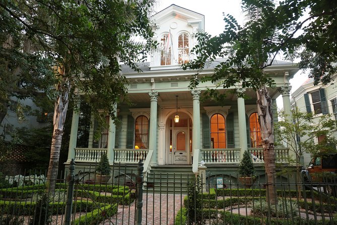 New Orleans City Sightseeing Hop-On Hop-Off Bus Tour - Museums and Magazine Street, stops 10 through 14