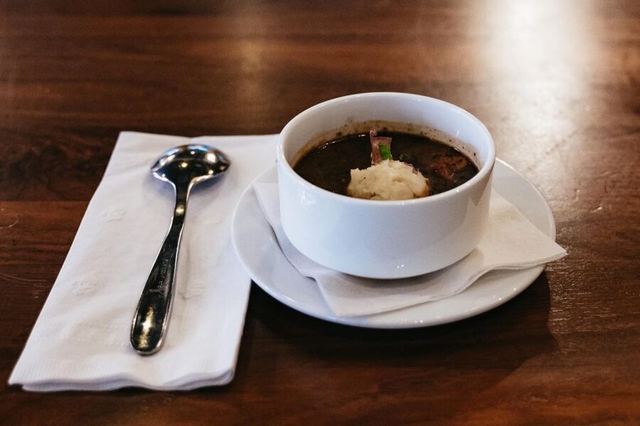 New Orleans: French Quarter Food History Walking Tour - The vegetarian menu and food restrictions