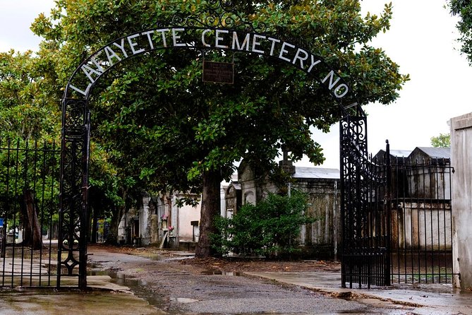 New Orleans: Garden District Tour - What the two-hour format gives you