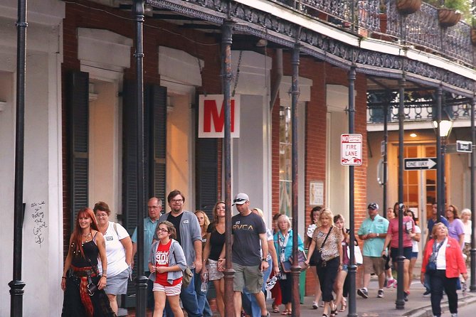 New Orleans Haunted History Ghost Tour - The haunted bar stop and the optional drink