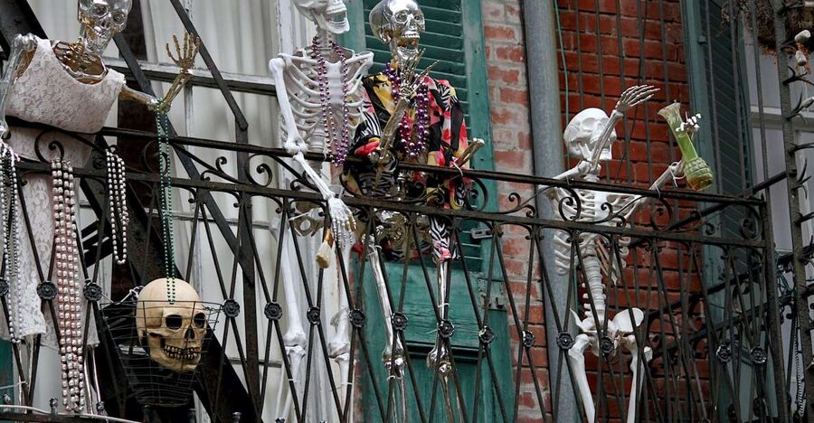 New Orleans: Haunted Pub Crawl - A ghost tour built around New Orleans drinking culture