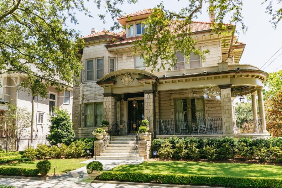 New Orleans: Sightseeing Bus Tour - Uptown, Carrollton, and the St. Charles streetcar
