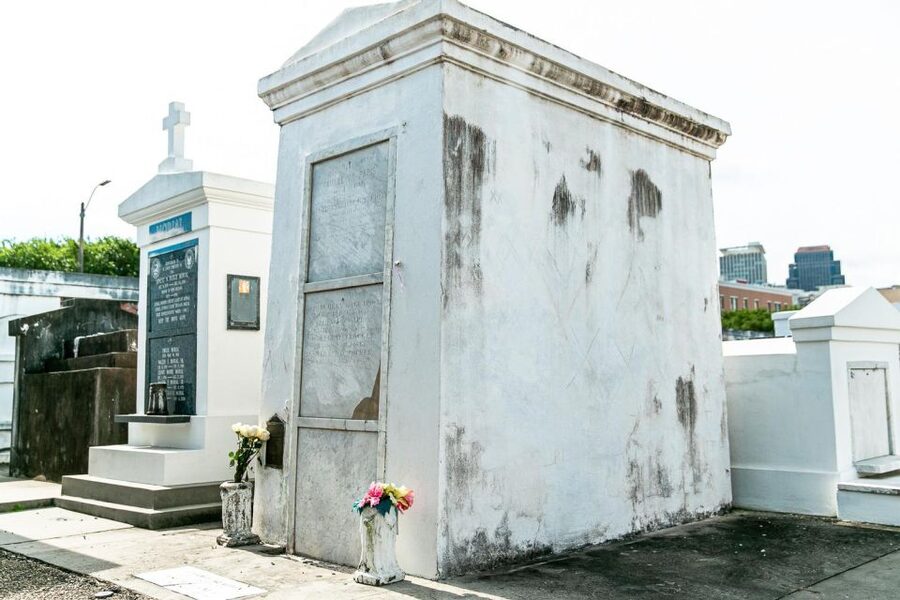 New Orleans: Walking Tour Inside St. Louis Cemetery No. 1 - The Guides Make the Difference