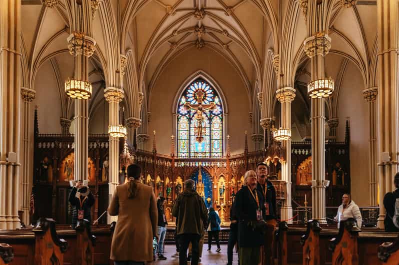 New York City: Catacombs by Candlelight - Walking through the two walled cemeteries