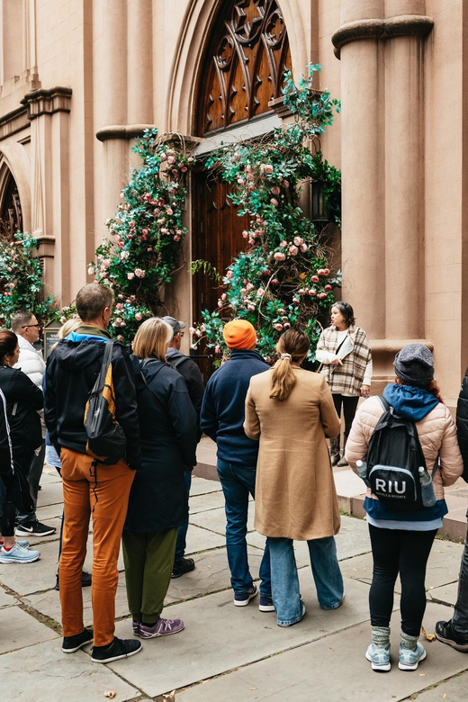 New York City: Catacombs by Candlelight - The guides shape the experience