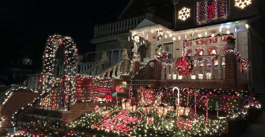New York City: Dyker Heights Christmas Lights Tour - Practical tips for a better evening