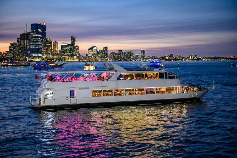 New York City: Gourmet Dinner Cruise with Live Music - Pier 36: allow extra time to find the boat