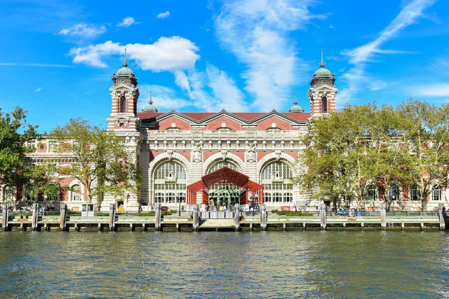 New York City: Statue of Liberty & Ellis Island Guided Tour - Who will like this tour most?