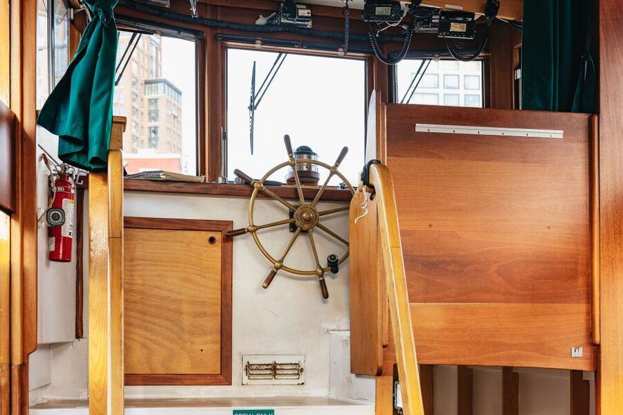 New York City: Sunset Yacht Cruise - Should you book the New York sunset yacht cruise?