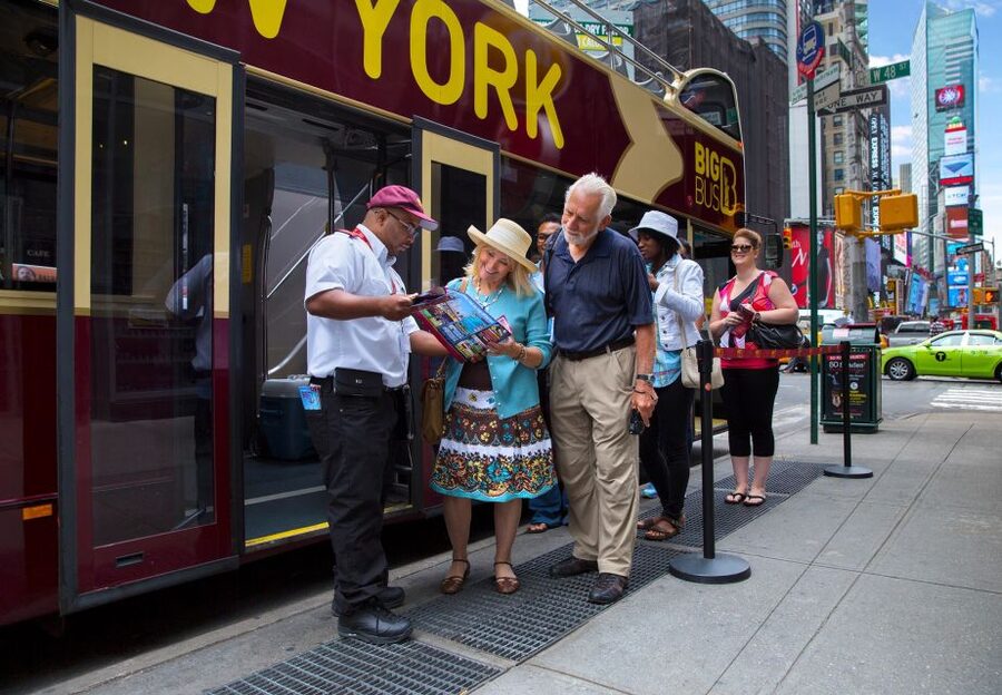 New York: Hop-on Hop-off Sightseeing Tour by Open-top Bus - What the digital commentary adds