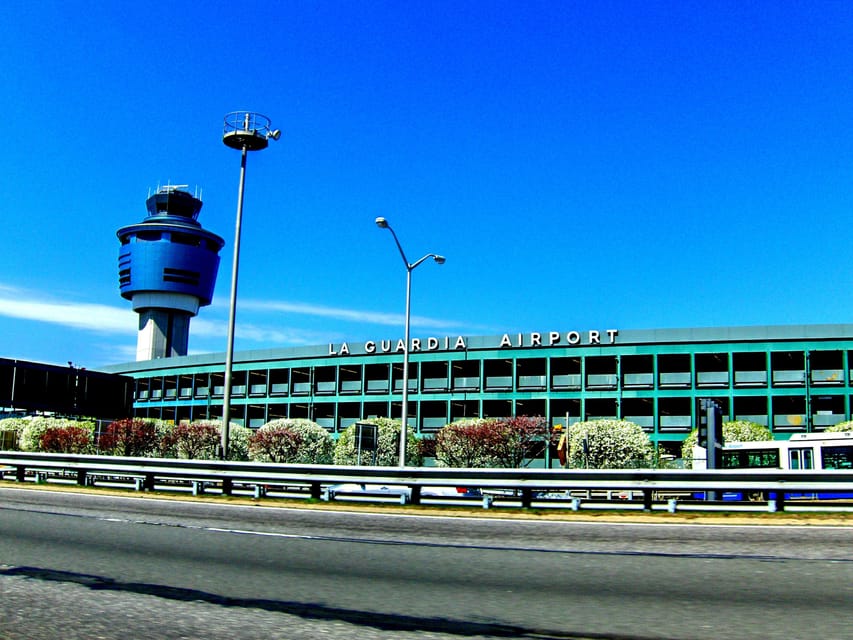New York Manhattan:JFK EWR LGA Private Hotel Transfer - What happens at the airport curb