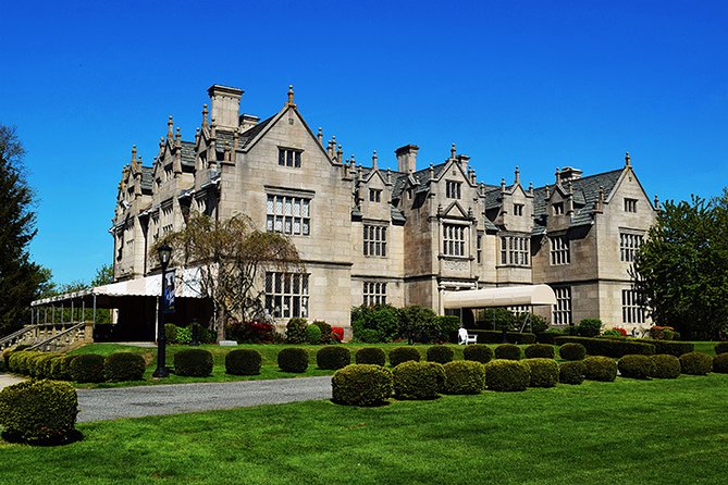 Newport Gilded Age Mansions Trolley Tour with Breakers Admission - Why this trolley tour works well for a first Newport visit