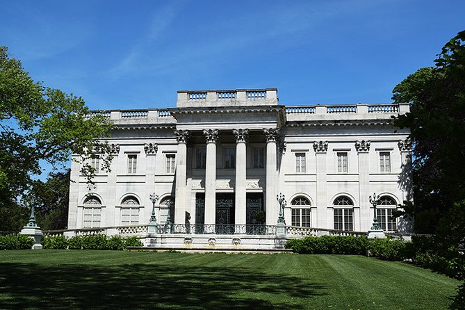 Newport Gilded Age Mansions Trolley Tour with Breakers Admission - Starting at the Hamilton Aquarium Transit Center