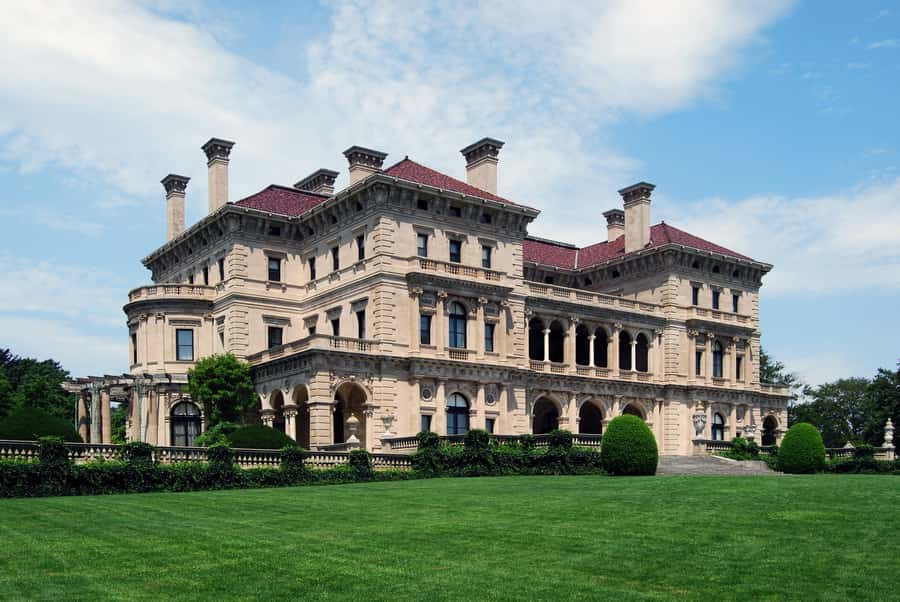 Newport: Newport Mansions Ticket - 1 or 2 Mansions - The audio tour puts you in control
