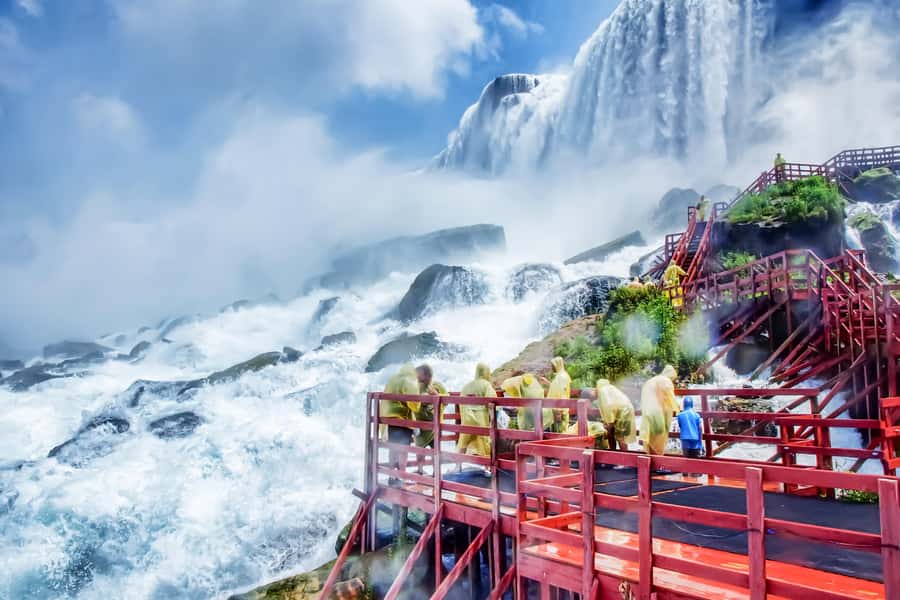 Niagara Falls: Canadian Side Day Trip with Maid of The Mist - Why this half-day route works so well
