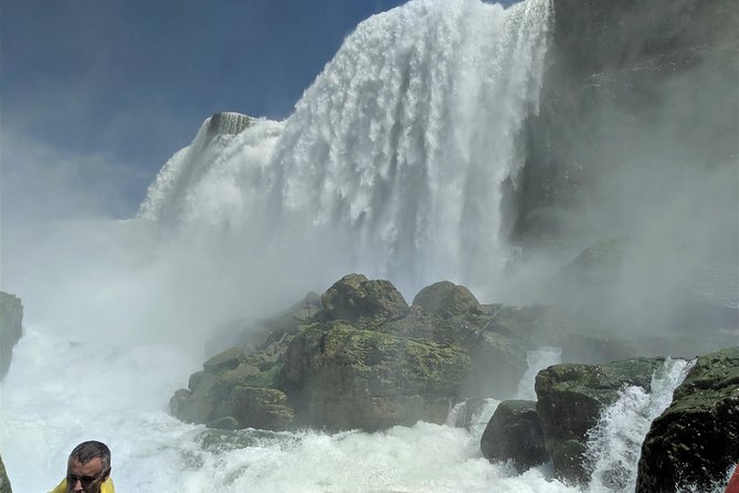 Niagara Falls Canadian Side Tour and Maid of the Mist Boat Ride Option - Guides make the schedule work