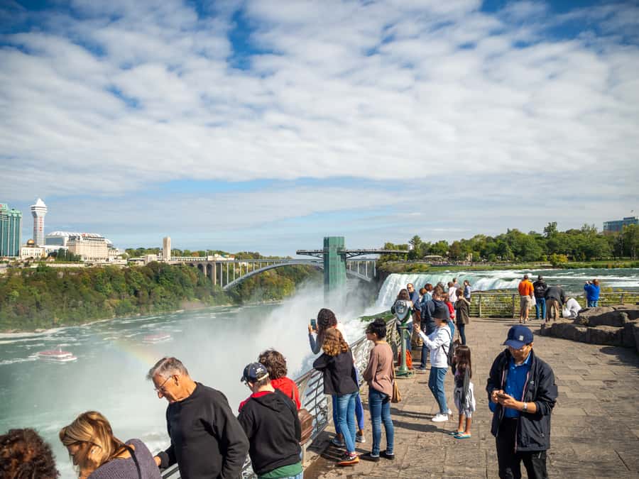 Niagara Falls: Maid of the Mist & Cave of the Winds Tour - Starting at Hard Rock Cafe and entering the park