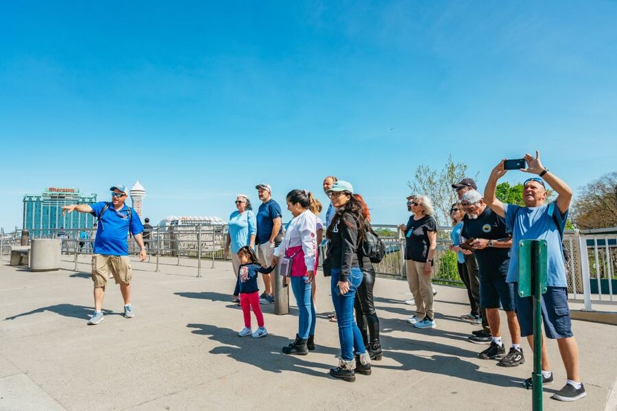 Niagara Falls, USA: American Tour & Maid of The Mist - Weather and seasons change the experience