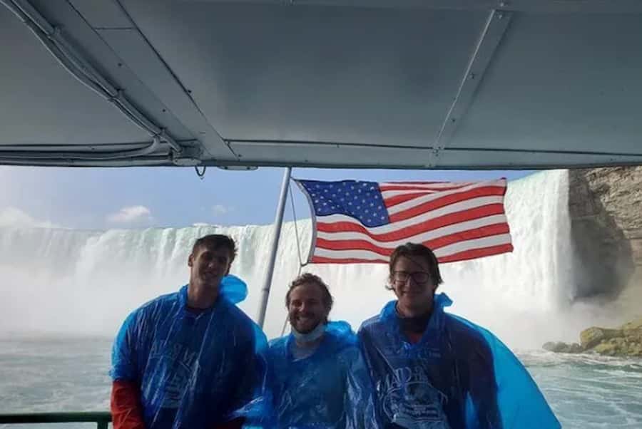 Niagara Falls, USA: Guided Tour with Maid of the Mist Cruise - Meeting outside Hard Rock Cafe