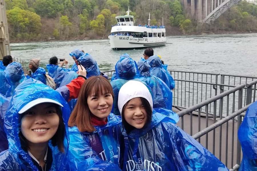 Niagara Falls, USA: Guided Tour with Maid of the Mist Cruise - What the guides add