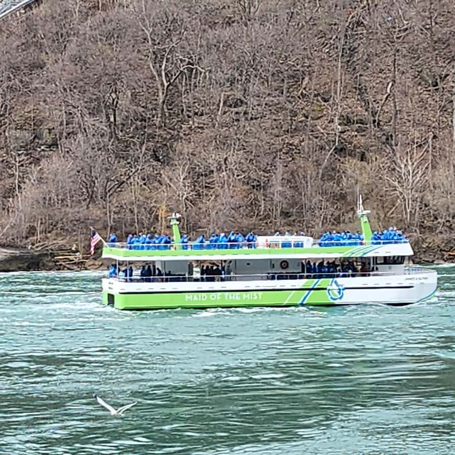 Niagara Falls, USA: Guided Tour with Maid of the Mist Cruise - The walk through Niagara Falls State Park
