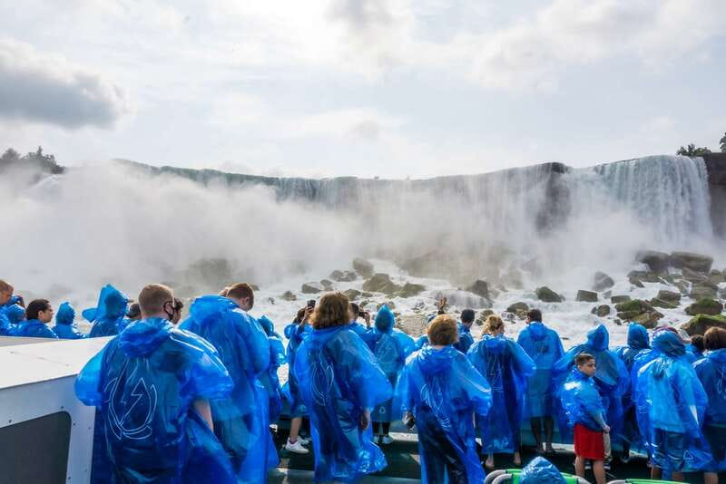 Niagara Falls, USA: Maid of Mist & Cave of Winds Combo Tour - Meeting at Prospect Street and starting the walk