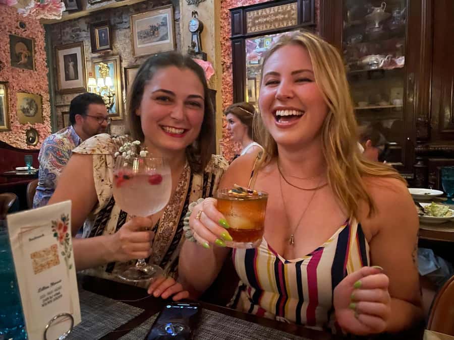 NYC: Bar, Lounge and Rooftop Nightlife Tour - Why the host makes or breaks the night