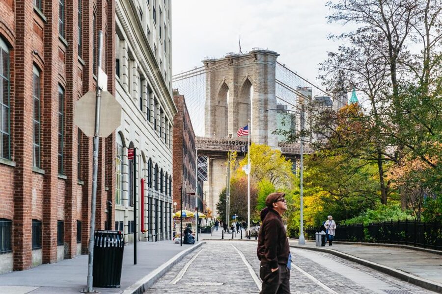 NYC: Brooklyn, Bronx, Queens Sightseeing Bus Tour - DUMBO and the best skyline photos