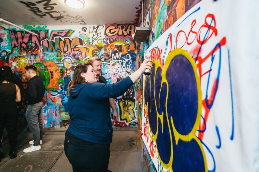 NYC: Brooklyn Graffiti Workshop with Local Artist - Painting a wall piece with your group
