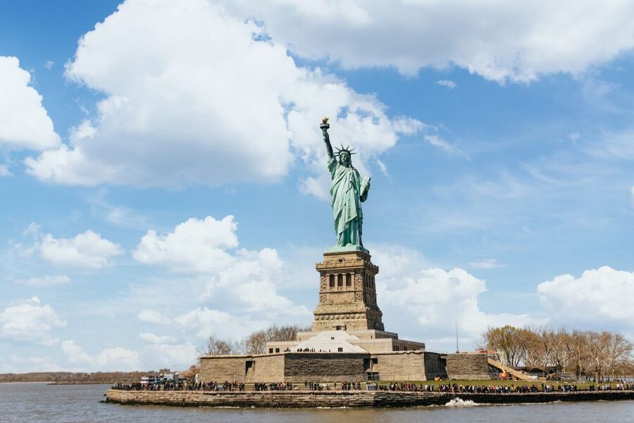 NYC: Circle Line 1.5-Hr Landmarks Skip-The-Box-Office Cruise - Midtown, the Chrysler Building, and the changing skyline