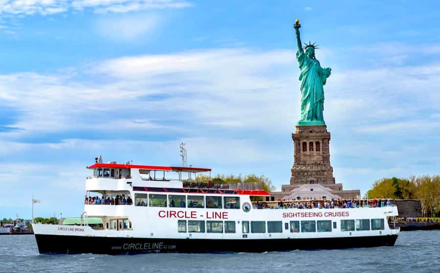 NYC: Circle Line 1-Hr Statue of Liberty Skip-The-Line Cruise - What you see from Pier 83 to lower Manhattan