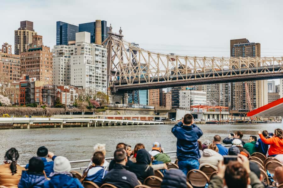 NYC: Circle Line 2.5 Hour Best of NYC Boat Cruise - Lower Manhattan, South Street Seaport, and the bridges