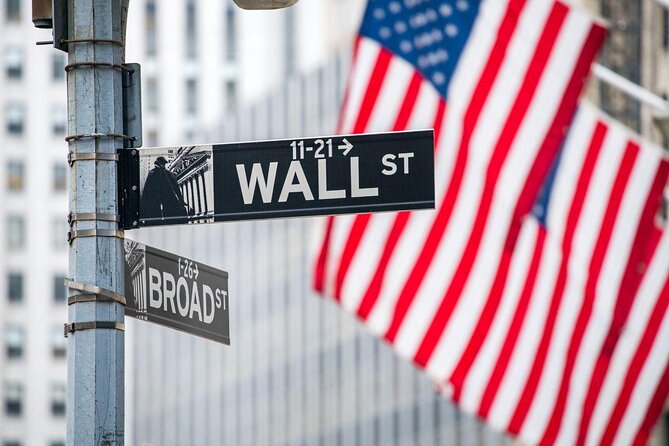 NYC City Tour: Statue of Liberty, 9/11 Memorial, Wall Street - The 9/11 Memorial deserves a slower moment