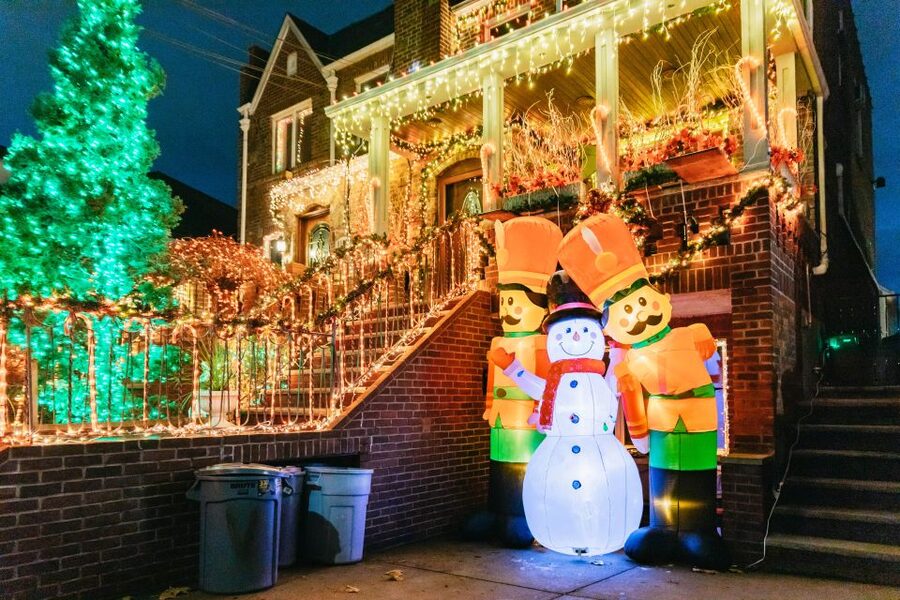 NYC: Dyker Heights Christmas Lights & Skyline View Bus Tour - What the $69 price really gets you