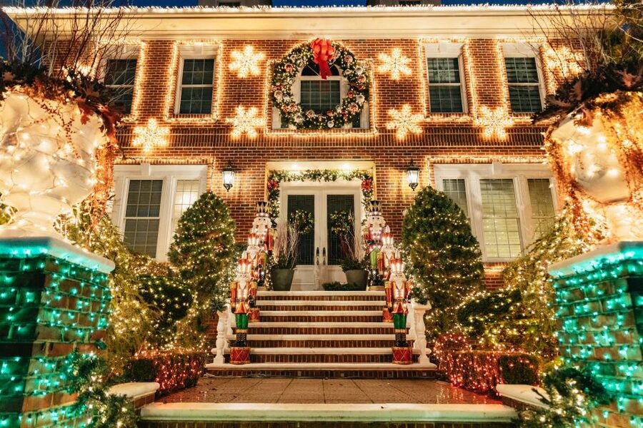 NYC: Dyker Heights Christmas Lights & Skyline View Bus Tour - Why Dyker Heights is worth the ride